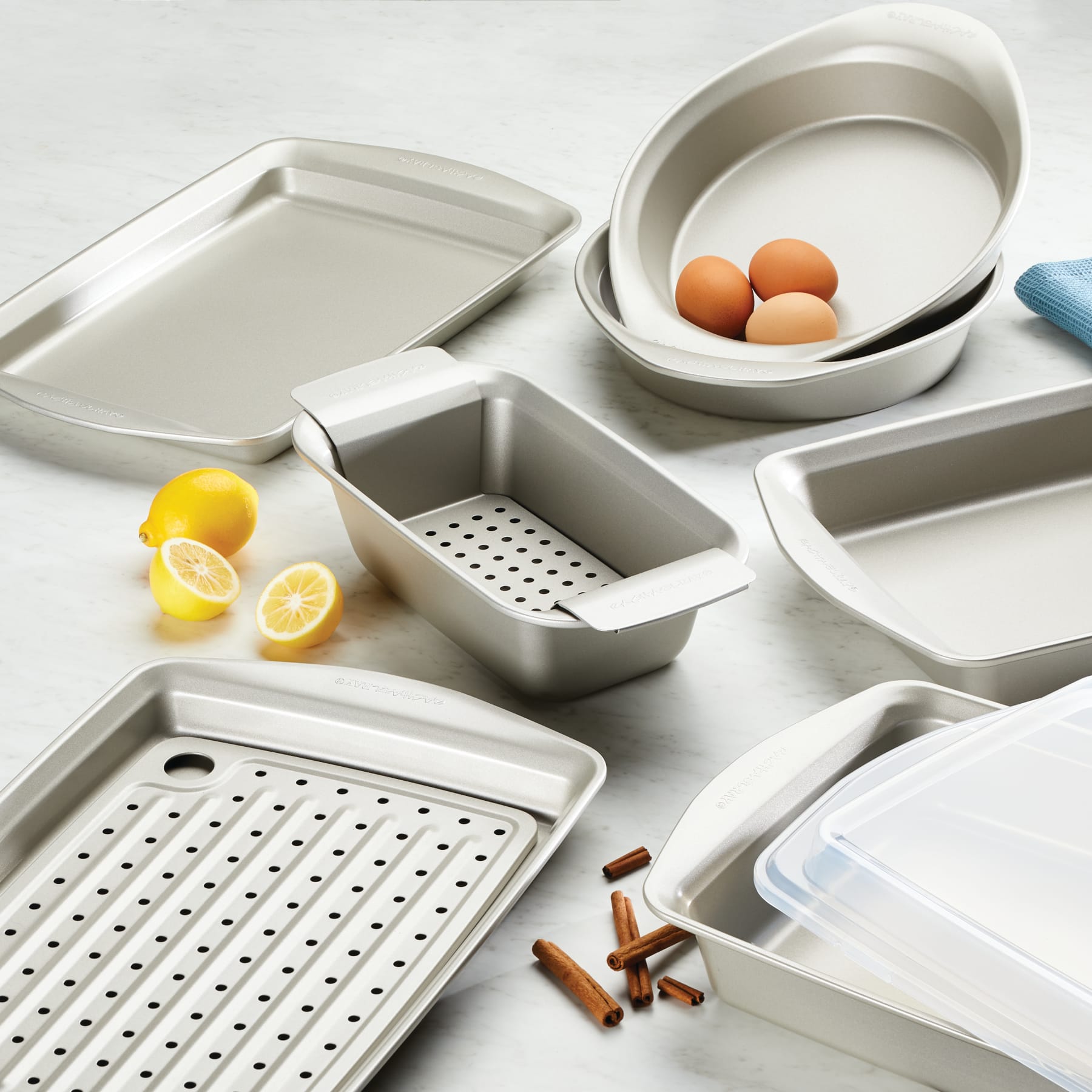 3-Piece Nonstick Covered Cake Pan & Muffin Pan Set - Image 4